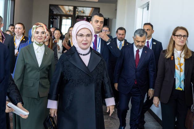 September 21, 2026, New York City, USA: Emine Erdogan leaves the event after briefly participating in Climate Week NYC 2026 New York City USA - ZUMAl194 20260921_zip_l194_018 Copyright: xMarekxLadzinskix