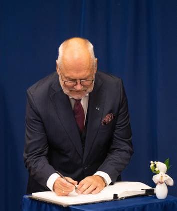 September 21, 2026, Bronx, New York, USA: Alar Karis, President, Republic of Estonia signs guest book as he along with Edgars Rinkevics, President, Republic of Latvia and Gitanas Nauseda, President, Republic of Lithuania meets UN Secretary-General Antonio Guterres at UN Headquarters in New York, NY on September 21, 2026. Bronx USA - ZUMAr339 20260921_znp_r339_007 Copyright: xLevxRadinx