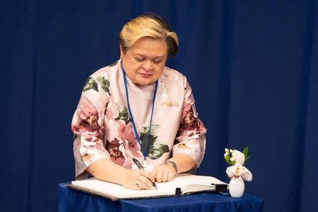 September 21, 2026, Bronx, New York, USA: Theresa Lazaro, Secretary for Foreign Affairs, Republic of the Philippines signs goes book as she meets with UN Secretary-General Antonio Guterres at UN Headquarters in New York, NY on September 21, 2026. Bronx USA - ZUMAr339 20260921_znp_r339_017 Copyright: xLevxRadinx