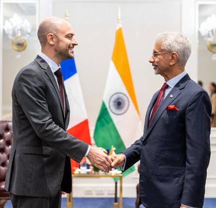 RECORD DATE NOT STATED EAM S. Jaishankar meets French Counterpart Jean-NoÃ«l Barrot New York, Sep 21 (ANI): External Affairs Minister S. Jaishankar meets France Foreign Minister, Jean-NoÃ«l Barrot, on the sidelines of UN High-Level Week 2026, in New York on Monday. (@DrSJaishankar X ANI Photo) New York USA Copyright: xANIx ANI_20260921353