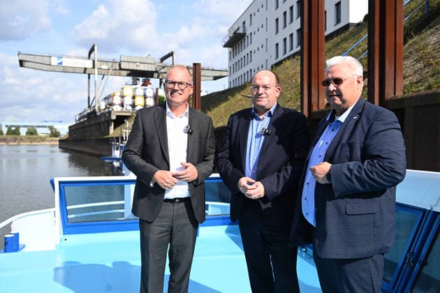 From left: Jochen OTT, lead candidate for the 2027 state election; Markus BANGEN, CEO of Duisport Duisburger Hafen AG; Frank BOERNER, Börner, SPD, member of the North Rhine-Westphalia State Parliament; Jochen OTT, SPD caucus chair in the North Rhine-Westphalia State Parliament