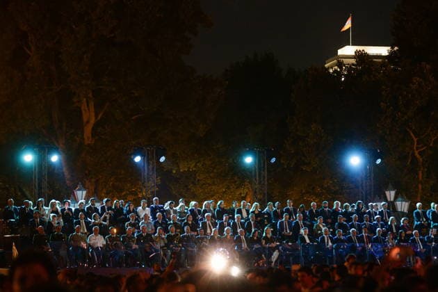 ARMENIA, YEREVAN - SEPTEMBER 21, 2026: A celebration marks 35 years of Armenia s Independence in Republic Square on Independence Day Yerevan Armenia  - ZUMAt113 20260921_zaa_t113_389 Copyright: xAlexanderxPatrinx