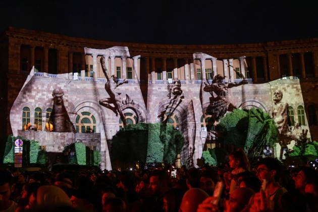 ARMENIA, YEREVAN - SEPTEMBER 21, 2026: A celebration marks 35 years of Armenia s Independence in Republic Square on Independence Day Yerevan Armenia  - ZUMAt113 20260921_zaa_t113_410 Copyright: xAlexanderxPatrinx