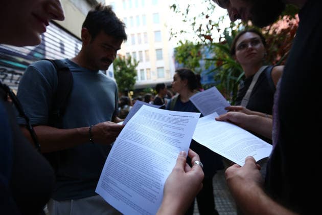 September 21, 2026, Athens, Attica, GREECE: People take part in a march marking eight years since the killing of Greek LGBTQ+ activist Zak Kostopoulos, also known by his drag persona Zackie Oh. The demonstration, organized by Justice for Zak Zackie, began on Gladstonos Street, where Kostopoulos was fatally attacked in 2018. Athens GREECE - ZUMAx103 20260921_zip_x103_006 Copyright: xHarrisxXanthopoulosx