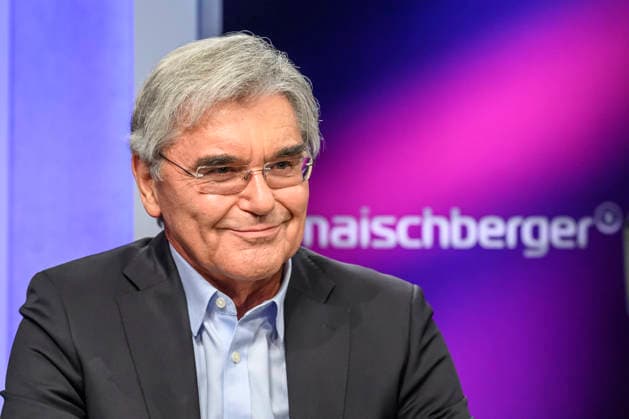 Pictured, from left: Joe Kaeser of Siemens Energy, Germany, Berlin, studio, appearing on Maischberger, a political talk show, TV program, with host Sandra Maischberger, Das Erste, filmed at Studio 20 in Adlershof on September 21, 2026, Copyright: HMBxMedia UwexKoch