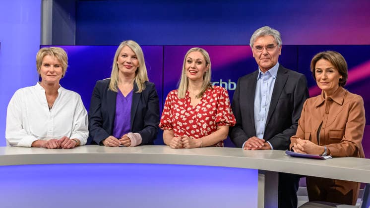 In the photo, from left: Susanne Gaschke (NZZ), Annett Meiritz (Handelsblatt), Ruth Moschner (host), Joe Kaeser (Siemens Energy), Sandra Maischberger, GER, Berlin, studio, guest on *Maischberger*, political talk show, TV, program, hosted by Sandra Maischberger, Das Erste, from Adlershof, Studio 20, September 21, 2026, Copyright: HMBxMedia UwexKoch