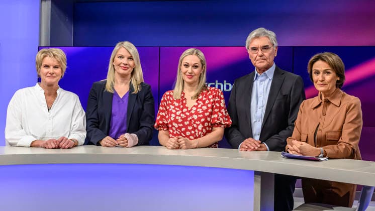 In the photo, from left: Susanne Gaschke (NZZ), Annett Meiritz (Handelsblatt), Ruth Moschner (host), Joe Kaeser (Siemens Energy), Sandra Maischberger, GER, Berlin, studio, guest on *Maischberger*, political talk show, TV, program, hosted by Sandra Maischberger, Das Erste, from Adlershof, Studio 20, September 21, 2026, Copyright: HMBxMedia UwexKoch