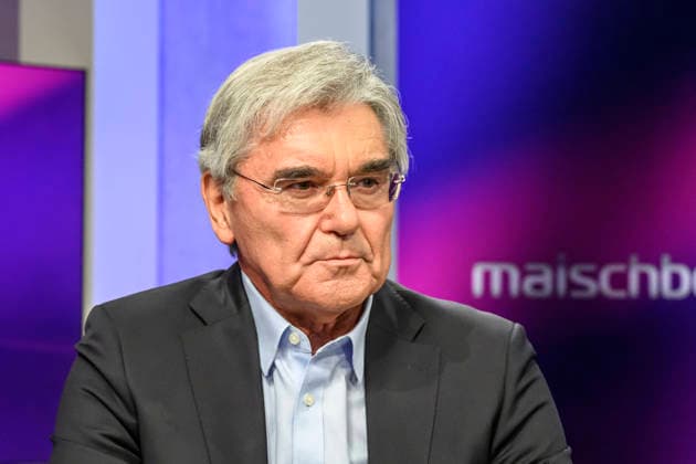 Pictured, from left: Joe Kaeser of Siemens Energy, GER, Berlin, studio, guest on *Maischberger*, political talk show, TV, program, with host Sandra Maischberger, *Das Erste*, filmed at Studio 20 in Adlershof on September 21, 2026, Copyright: HMBxMedia UwexKoch