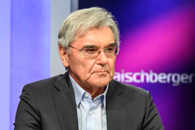 Pictured, from left: Joe Kaeser of Siemens Energy, GER, Berlin, studio, guest on *Maischberger*, political talk show, TV, program, with host Sandra Maischberger, *Das Erste*, filmed at Studio 20 in Adlershof on September 21, 2026, Copyright: HMBxMedia UwexKoch