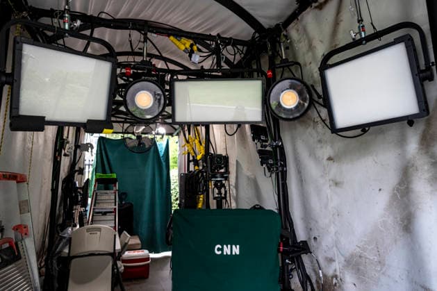 The CNN booth is seen outside the White House in Washington, DC on Monday, September. 21, 2026. CNN, MSNOW and Politico announced Monday they will sue to maintain their ability to enter the White House grounds days after President Donald Trump revoked their access.  WAP20260921307 BONNIExCASH