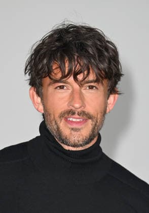 Celebrity guests arrive at the Burberry catwalk show as part of London Fashion Week, held at Chelsea College of Arts, London Featuring: Jonathan Bailey Where: London, United Kingdom When: 21 Sep 2026 Credit: Cover Images EDITORIAL USE ONLY. NOT FOR USE BY NEWSPAPERS BASED IN THE UK. Copyright: xx coverimg56042743