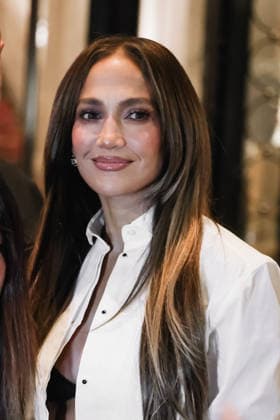IPA88816211 - Milan, Celebrity Sightings During Milan Fashion Week Women s Collection Spring Summer 2027 - Women s Fashion, Spring Summer 2027. Pictured: Jennifer Lopez (American actress and singer) leaves the hotel on her way to rehearsals for the Vogue World Milano event  Copyright: xAlessandroxBremecx xx IPA88816211