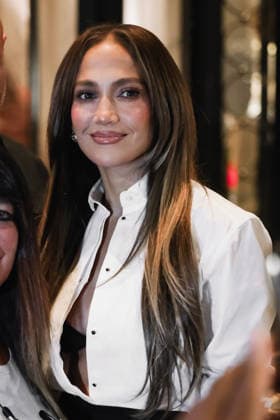 IPA88816233 - Milan, Celebrity Sightings During Milan Fashion Week Women s Collection Spring Summer 2027 - Women s Fashion, Spring Summer 2027. Pictured: Jennifer Lopez (American actress and singer) leaves the hotel on her way to rehearsals for the Vogue World Milano event  Copyright: xAlessandroxBremecx xx IPA88816233