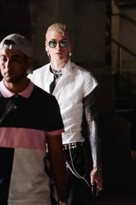 IPA88816225 - Milan, Celebrity Sightings During Milan Fashion Week Women s Collection Spring Summer 2027 - Women s Fashion, Spring Summer 2027. Pictured: Machine Gun Kelly (American singer and actor) walking through downtown after rehearsals for the Vogue World Milano event  Copyright: xAlessandroxBremecx xx IPA88816225