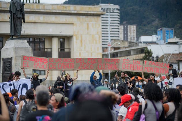September 21, 2026, Bogota, Bogota D.C, Colombia: University students and artists protest against budget cuts on the arts and culture ministry proposed by Colombian President Abelardo De La Espriella on September 21, 2026 in Bogota, Colombia. Bogota Colombia - ZUMAvp1_ 20260921_zia_vp1_001 Copyright: xSebastianxBarrosx