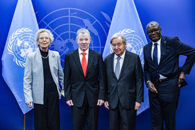 September 21, 2026, New York, New York, United States: L-R: Former President of Ireland MARY ROBINSON, former President of Colombia JUAN MANUEL SANTOS, United Nations Secretary-General ANTONIO GUTERRES, and Nobel Peace Prize laureate DENIS MUKWEGE pose for a photograph during a meeting with members of The Elders during UN General Assembly High-Level Week New York United States - ZUMAo116 20260921_znp_o116_005 Copyright: xBiancaxOterox
