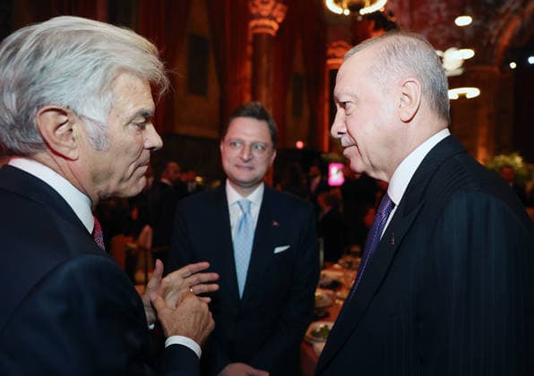 100 Years of Friendship: Turkiye-United States event NEW YORK, UNITED STATES - SEPTEMBER 21: (----EDITORIAL USE ONLY - MANDATORY CREDIT - TURKISH PRESIDENCY MURAT KULA HANDOUT - NO MARKETING NO ADVERTISING CAMPAIGNS - DISTRIBUTED AS A SERVICE TO CLIENTS----) Turkish President Recep Tayyip Erdogan attends the 100 Years of Friendship: Turkiye-United States event in New York, United States, on September 21, 2026. Erdogan speaks with Mehmet Oz, Administrator of the U.S. Centers for Medicare & Medicaid Services (CMS), during the event held on the sidelines of the 81st session of the United Nations (UN) General Assembly. TUR Presidency Murat Kula Anadolu New York United States. Editorial use only. Please get in touch for any other u  Copyright: x2026xAnadoluxTURxPresidencyx xMuratxKulax