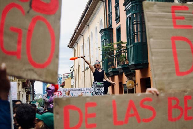 Colombians Protest Against Cut in Culture and Arts University students and artists protest against budget cuts on the arts and culture ministry proposed by Colombian President Abelardo De La Espriella on September 21, 2026 in Bogota, Colombia. Bogota Bogota D.C Colombia Copyright: xIsabellaxBobadillax
