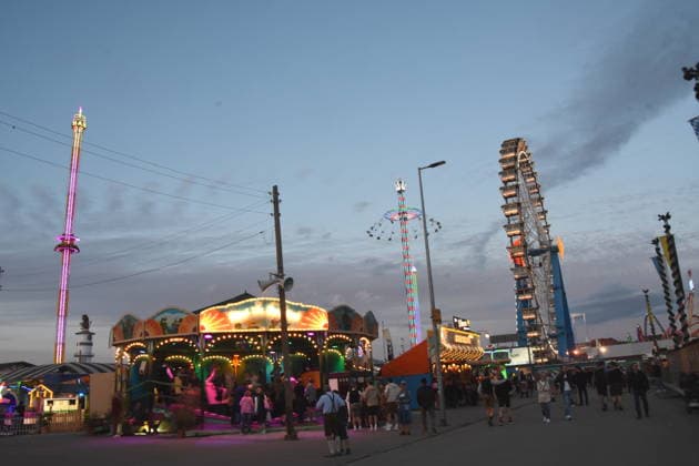 Munich, September 21, 2026, Thersienwiesn, Oktoberfest, Oide Wiesn, background, tower, carousel, Willenborg Ferris wheel, photo, Munich