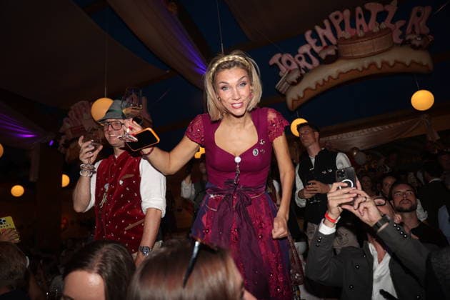 Anna Maria Zimmermann at Cathy Hummels Wiesn Bummel at the 2026 Oktoberfest in Munich, September 21, 2026 Copyright: xAgenturxMatthiasxWehnertx xM.xGränzdörferx