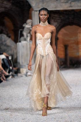 LFW - Aadnevik Runway A model walks the runway at the Aadnevik Catwalk Show 2026 on September 21, 2026 in London, UK. Photo by LounisPhotography ABACAPRESS.COM London United Kingdom  Copyright: xLounisPhotography ABACAx