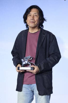 S. Korean director Lee Chang-dong S. Korean director Lee Chang-dong South Korean director Lee Chang-dong attends a publicity event for the upcoming Netflix movie Possible Love in Seoul on Sept. 21, 2026. The movie will be released in South Korea on Sept. 23 and will be released to more than 190 countries worldwide through Netflix on Nov. 6. (Yonhap) 2026-09-22 10:39:24 <Copyright ¨Ï 1980-2026 YONHAPNEWS AGENCY. .> ¼­¿ïÆ¯º°½Ã EDITORIAL USE ONLY  Copyright: xx Korean ???x yonphotos256949