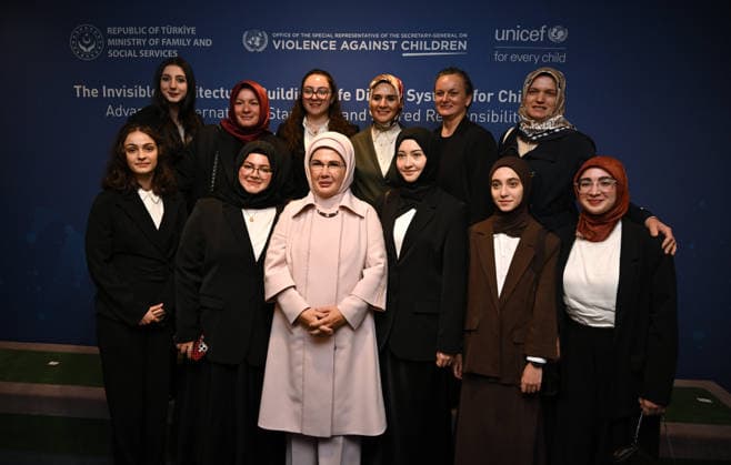 First Lady Emine Erdogan attends UN panel on safe digital systems for children NEW YORK, UNITED STATES - SEPTEMBER 21: First Lady of Turkiye and Chair of the UN High-Level Advisory Board on Zero Waste Emine Erdogan (C) attends the high-level panel discussion titled Invisible Architecture: Building Safe Digital Systems for Children – Promoting International Standards and Shared Responsibility held on the sidelines of the 81st United Nations General Assembly (UNGA) in New York, United States on September 21, 2026. Mehmet Ali Ozcan Anadolu New York United States. Editorial use only. Please get in touch for any other usage.  Copyright: x2026xAnadoluxMehmetxAlixOzcanx