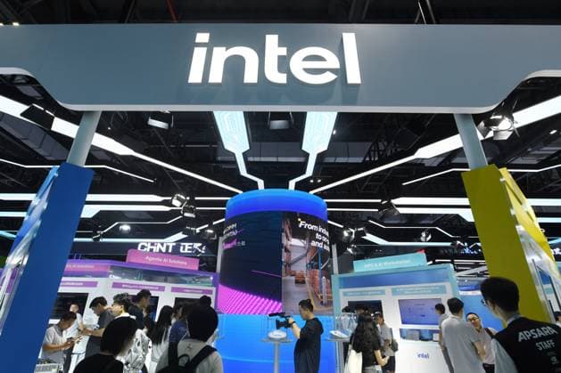 2026 Apsara Conference in Hangzhou The audience visited the Intel booth at the 2026 Apsara Conference in Hangzhou, Zhejiang Province, China on September 22, 2026. Hangzhou Zhejiang China  Copyright: xCFOTOx i1790088713953