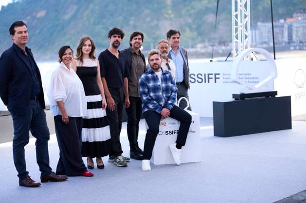 September 22, 2026, Donostia San Sebastian, Euskadi, Spain: Roberto Bueso, Eduard FernoÂ¡ndez, Meritxell Calvo, Adam Jezierski, Francesco Carril, Cristina Plazas attended El mal padre Photocall during 74th San Sebastian International Film Festival at Kursaal Palace on September 22, 2026 in Donostia San Sebastian, Spain Donostia San Sebastian Spain - ZUMAg15_ 20260922_zaf_g15_024 Copyright: xJackxAbuinx
