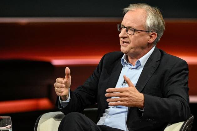 Albrecht von Lucke, political scientist, 09 26, Albrecht von Lucke on September 20, 2026, on *Markus Lanz*, ZDF TV, talk show, Germany, German, German man, publicist, lawyer, political scientist, journalist, journalism, sitting sideways, speaking, gesturing