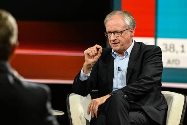 Albrecht von Lucke, political scientist, 09 26, Albrecht von Lucke on September 20, 2026, on *Markus Lanz*, ZDF TV, talk show, Germany, German, German man, publicist, lawyer, political scientist, journalist, journalism, sitting sideways, speaking, gesturing