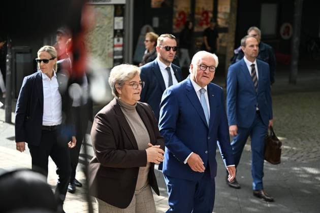 Local Time: Federal President in Hattingen ** FOR EDITORIAL PURPOSES ONLY ** EDITORIAL USE ONLY ** p Federal President Frank Walter Steinmeier (SPD) will set out on Tuesday morning, September 22, 2026, to kick off his three-day local time tour through downtown Hattingen. He will be accompanied by Mayor Melanie Witte Lonsing. Germany, North Rhine-Westphalia, Hattingen. Cop Copyright: MartinxMöller doc87plcd856hs8o0thvnr ,EDITORIAL USE ONLY Copyright: MartinxMöller
