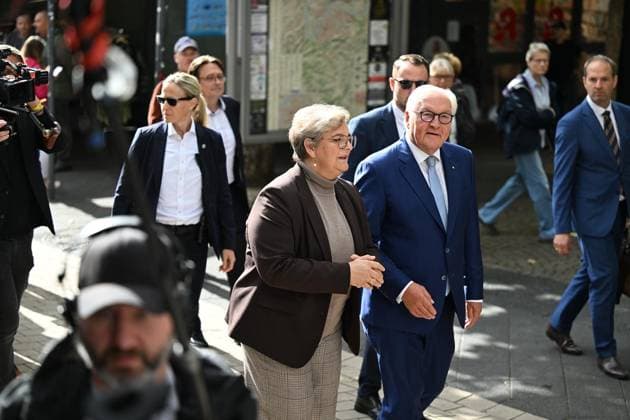 Local Time: Federal President in Hattingen ** FOR EDITORIAL PURPOSES ONLY ** EDITORIAL USE ONLY ** p Federal President Frank Walter Steinmeier (SPD) will set out on Tuesday morning, September 22, 2026, to kick off his three-day local time tour through downtown Hattingen. He will be accompanied by Mayor Melanie Witte Lonsing. Germany, North Rhine-Westphalia, Hattingen. Cop Copyright: MartinxMöller doc87plccgscspmu8hy193 ,EDITORIAL USE ONLY Copyright: MartinxMöller