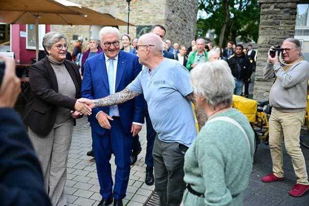 Local Time: Federal President in Hattingen ** FOR EDITORIAL PURPOSES ONLY ** EDITORIAL USE ONLY ** p Federal President Frank Walter Steinmeier (SPD) will set out on Tuesday morning, September 22, 2026, to kick off his three-day local time tour through downtown Hattingen. He will be accompanied by Mayor Melanie Witte Lonsing. Germany, North Rhine-Westphalia, Hattingen. Cop Copyright: MartinxMöller doc87pldb6664j1n5gmc192 ,EDITORIAL USE ONLY Copyright: MartinxMöller