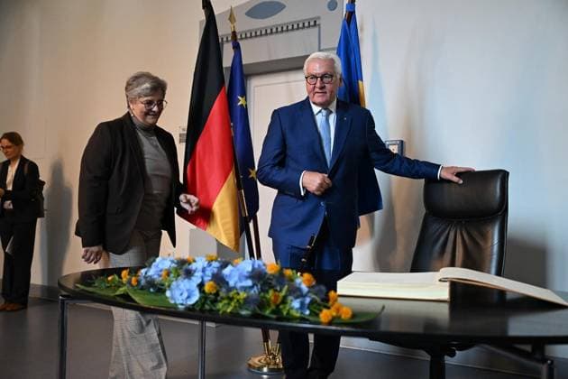 Local Time: Federal President in Hattingen ** FOR EDITORIAL PURPOSES ONLY ** EDITORIAL USE ONLY ** p Federal President Frank Walter Steinmeier (SPD) will set out on Tuesday morning, September 22, 2026, to kick off his three-day local time tour through downtown Hattingen. He will be accompanied by Mayor Melanie Witte Lonsing. Germany, North Rhine-Westphalia, Hattingen. Cop Copyright: MartinxMöller doc87plq6by6q9u5pevsw3 ,EDITORIAL USE ONLY Copyright: MartinxMöller