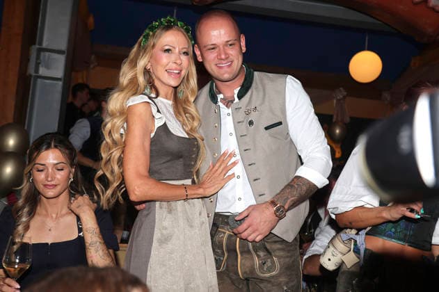 Jenny Elvers with her son Paul Jolig at the Cathy Hummels Wiesn Bummel during the 191st Oktoberfest in 2026 at the Theresienwiese in Munich, September 21, 2026 Foto:xAgenturxWehnertx xGränzdörferx xFuturexImagex wiesnbummel_6926