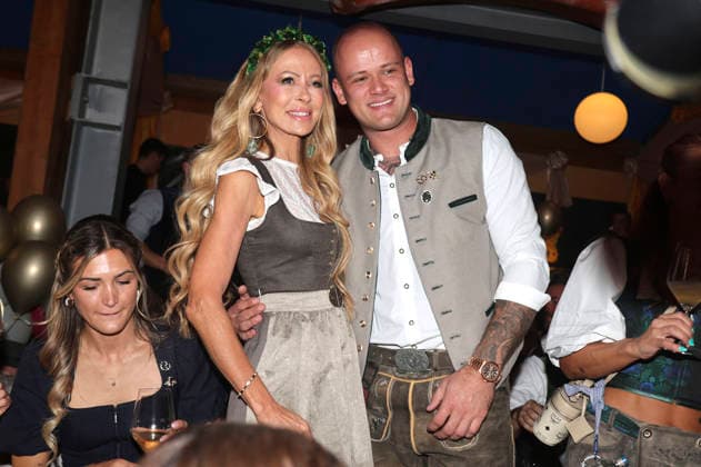 Jenny Elvers with her son Paul Jolig at the Cathy Hummels Wiesn Bummel during the 191st Oktoberfest in 2026 at the Theresienwiese in Munich, September 21, 2026 Foto:xAgenturxWehnertx xGränzdörferx xFuturexImagex wiesnbummel_6927