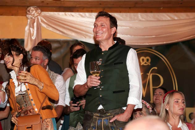 Oliver Masucci at Cathy Hummels Wiesn Bummel during the 191st Oktoberfest in 2026 at the Theresienwiese in Munich, September 21, 2026 Foto:xAgenturxWehnertx xGränzdörferx xFuturexImagex wiesnbummel_6932