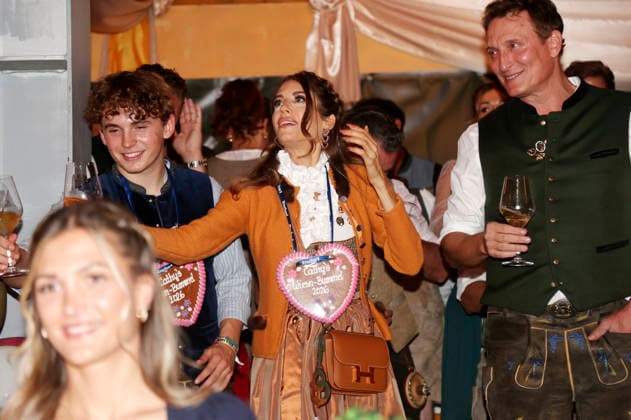 Vito Wiesner, Cathy Hummels, and Oliver Masucci at the Cathy Hummels Wiesn Stroll during the 191st Oktoberfest in 2026 at the Theresienwiese in Munich, September 21, 2026 Foto:xAgenturxWehnertx xGränzdörferx xFuturexImagex wiesnbummel_6934