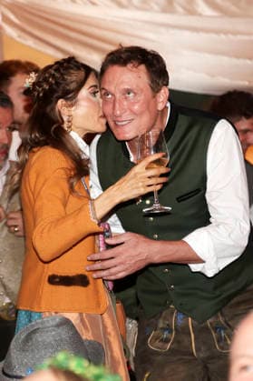 Cathy Hummels and Oliver Masucci at the Cathy Hummels Wiesn Stroll during the 191st Oktoberfest in 2026 at the Theresienwiese in Munich, September 21, 2026 Foto:xAgenturxWehnertx xGränzdörferx xFuturexImagex wiesnbummel_6937
