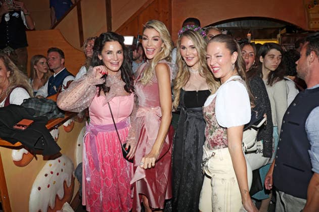 Mariella Ahrens, Annika Gassner, Julia Haupt, and Joelina Drews at the Cathy Hummels Wiesn Bummel during the 191st Oktoberfest in 2026 at the Theresienwiese in Munich, September 21, 2026 Foto:xAgenturxWehnertx xGränzdörferx xFuturexImagex wiesnbummel_6945