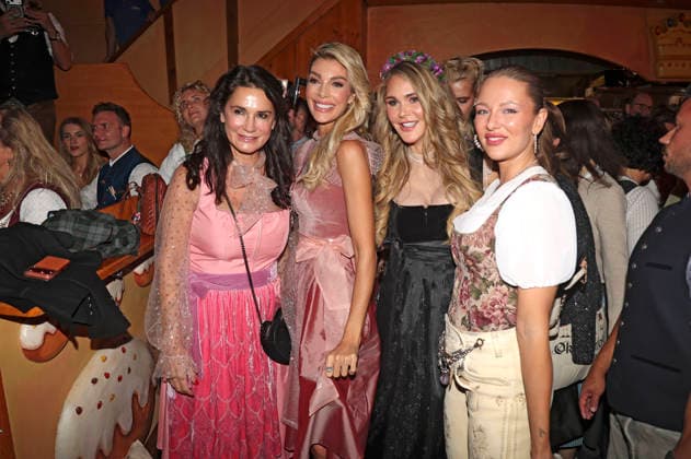 Mariella Ahrens, Annika Gassner, Julia Haupt, and Joelina Drews at the Cathy Hummels Wiesn Bummel during the 191st Oktoberfest in 2026 at the Theresienwiese in Munich, September 21, 2026 Foto:xAgenturxWehnertx xGränzdörferx xFuturexImagex wiesnbummel_6946
