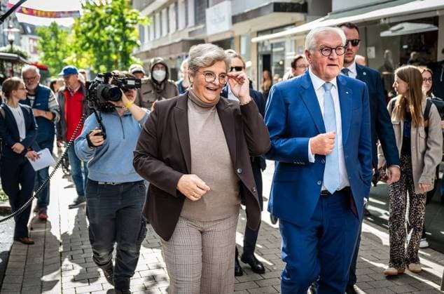 Local Time: Federal President in Hattingen ** FOR EDITORIAL PURPOSES ONLY ** EDITORIAL USE ONLY ** p Federal President Frank Walter Steinmeier (SPD) will set out on Tuesday morning, September 22, 2026, to kick off his three-day local time tour through downtown Hattingen. He will be accompanied by Mayor Melanie Witte Lonsing. Germany, North Rhine-Westphalia, Hattingen. Cop Copyright: MartinxMöller doc87pmhz2uh2c1luau9bhp ,EDITORIAL USE ONLY Copyright: MartinxMöller