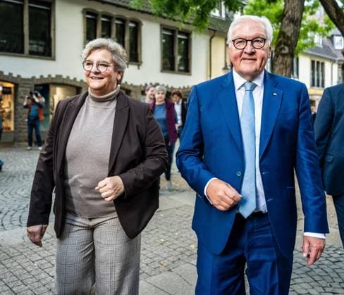 Local Time: Federal President in Hattingen ** FOR EDITORIAL PURPOSES ONLY ** EDITORIAL USE ONLY ** p Federal President Frank Walter Steinmeier (SPD) will set out on Tuesday morning, September 22, 2026, to kick off his three-day local time tour through downtown Hattingen. He will be accompanied by Mayor Melanie Witte Lonsing. Germany, North Rhine-Westphalia, Hattingen. Cop Copyright: MartinxMöller doc87pmhz4fhp4bgff419e ,EDITORIAL USE ONLY Copyright: MartinxMöller
