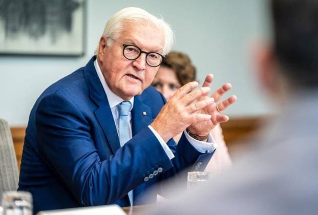 Local Time: Federal President in Hattingen ** FOR EDITORIAL USE ONLY ** EDITORIAL USE ONLY ** Federal President Frank-Walter Steinmeier (SPD) speaks on Tuesday morning, September 22, 2026, as part of his three-day visit to Hattingen, to representatives of the local business community in Hattingen, North Rhine-Westphalia, Germany. Copyright MartinxMöller Copyright: MartinxMöller doc87pmhzqshtvmpro0v0t ,EDITORIAL USE ONLY Copyright: MartinxMöller