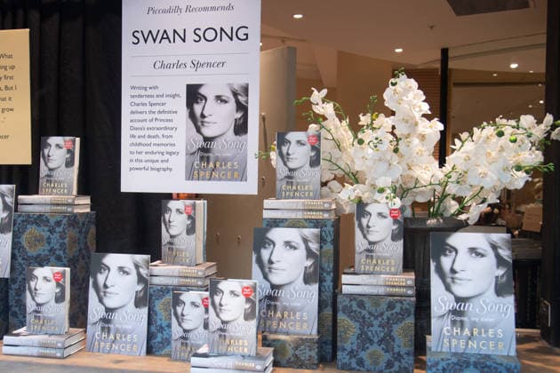 Charles Spencer, Earl Spencer s Diana Memorial Swan Song: Diana, My Sister released Today - Waterstones Piccadilly, London, UK - Tuesday 22 September 2026 A general view of Earl Spencer s (Charles Spencer) new book, a memorial of his late sister Princess Diana titled Swan Song: Diana, My Sister at Waterstones Piccadilly in London, England, UK on Tuesday 22 September, 2026 which is being released today., Credit:Justin Ng Avalon UK, England, London, Waterstones Piccadilly  Copyright: xJustinxNgx xAvalonx 1137214046