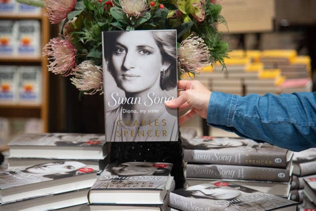 Charles Spencer, Earl Spencer s Diana Memorial Swan Song: Diana, My Sister released Today - Waterstones Piccadilly, London, UK - Tuesday 22 September 2026 A general view of Earl Spencer s (Charles Spencer) new book, a memorial of his late sister Princess Diana titled Swan Song: Diana, My Sister at Waterstones Piccadilly in London, England, UK on Tuesday 22 September, 2026 which is being released today., Credit:Justin Ng Avalon UK, England, London, Waterstones Piccadilly  Copyright: xJustinxNgx xAvalonx 1137214081