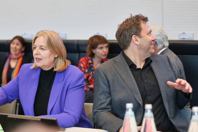 Berlin, Germany, September 22, 2026 German Bundestag SPD caucus meeting Federal Minister of Labor and Social Affairs Bärbel Bas (SPD) and Federal Minister of Finance Lars Klingbeil (SPD) Copyright: xdtsxNachrichtenagenturx dts_135920