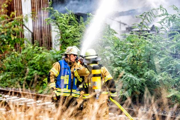 Commercial Fire in Rheinberg ** FOR EDITORIAL USE ONLY ** EDITORIAL USE ONLY ** p A warehouse caught fire on September 22, 2026, in Rheinberg. Some substances there underwent chemical decomposition. Photo by Arnulf Stoffel, Funke Foto Services p Colorful Germany, North Rhine-Westphalia, Rheinberg. Copyright ArnulfxStoffel Copyright: ArnulfxStoffel doc87pnam5x87b9qh0xbhc ,EDITORIAL USE ONLY Copyright: ArnulfxStoffel