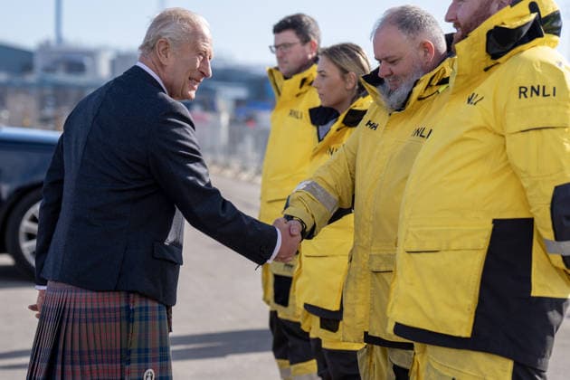 King Charles III visit to Peterhead King Charles III meets members of the RNLI during a visit to Peterhead Port, Aberdeenshire, to meet organisations involved in the area s local energy ecosystem, which is helping to drive the UK s transition to clean and renewable energy. Picture date: Tuesday September 22, 2026., Credit:Jane Barlow PA ROTA - B68 Avalon UK, Peterhead  Copyright: xJanexBarlowx xPAxROTAx-xB68x xAvalonx 1137226023